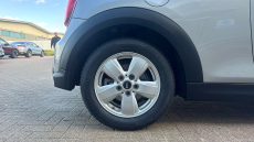 MINI Hatchback 1.5 Cooper Classic 3dr Auto Petrol Hatchback